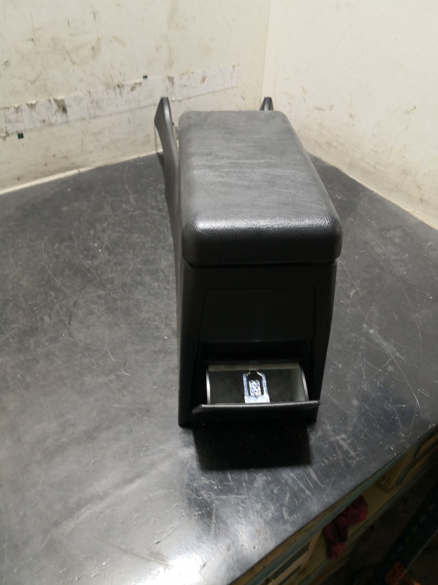 Apoio de Braço MERCEDES-BENZ C-CLASS (W202) | 93 - 00 Imagem-2