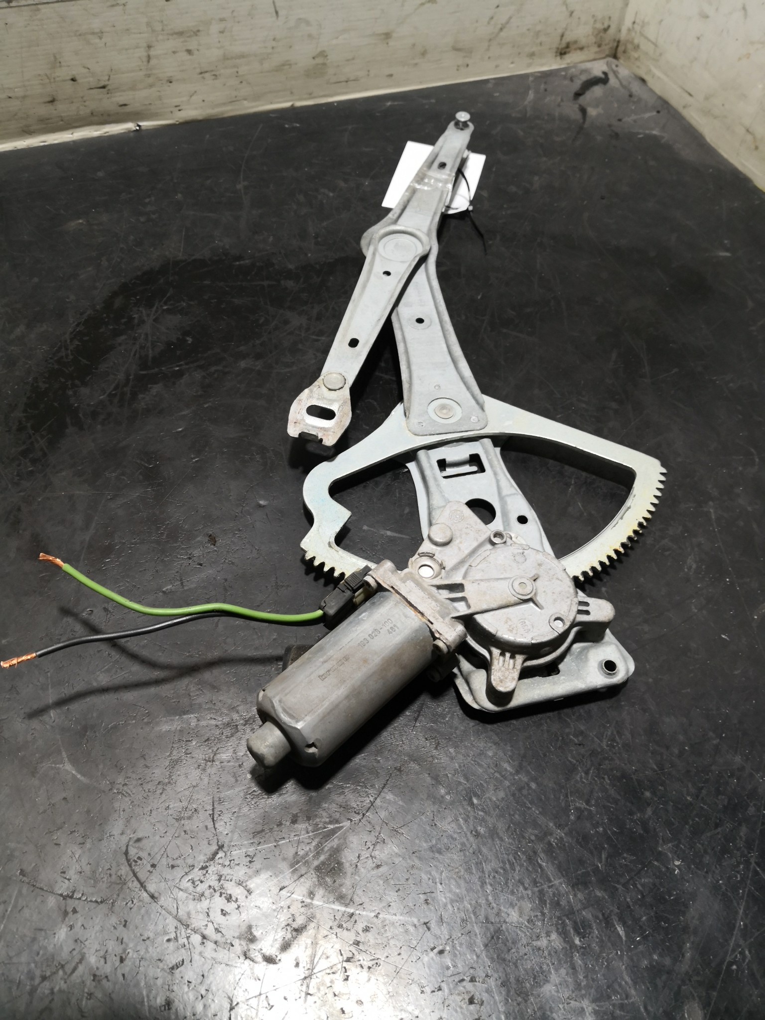 Elevador Frente Dto Electrico MERCEDES-BENZ C-CLASS (W202) | 93 - 00 Imagem-3