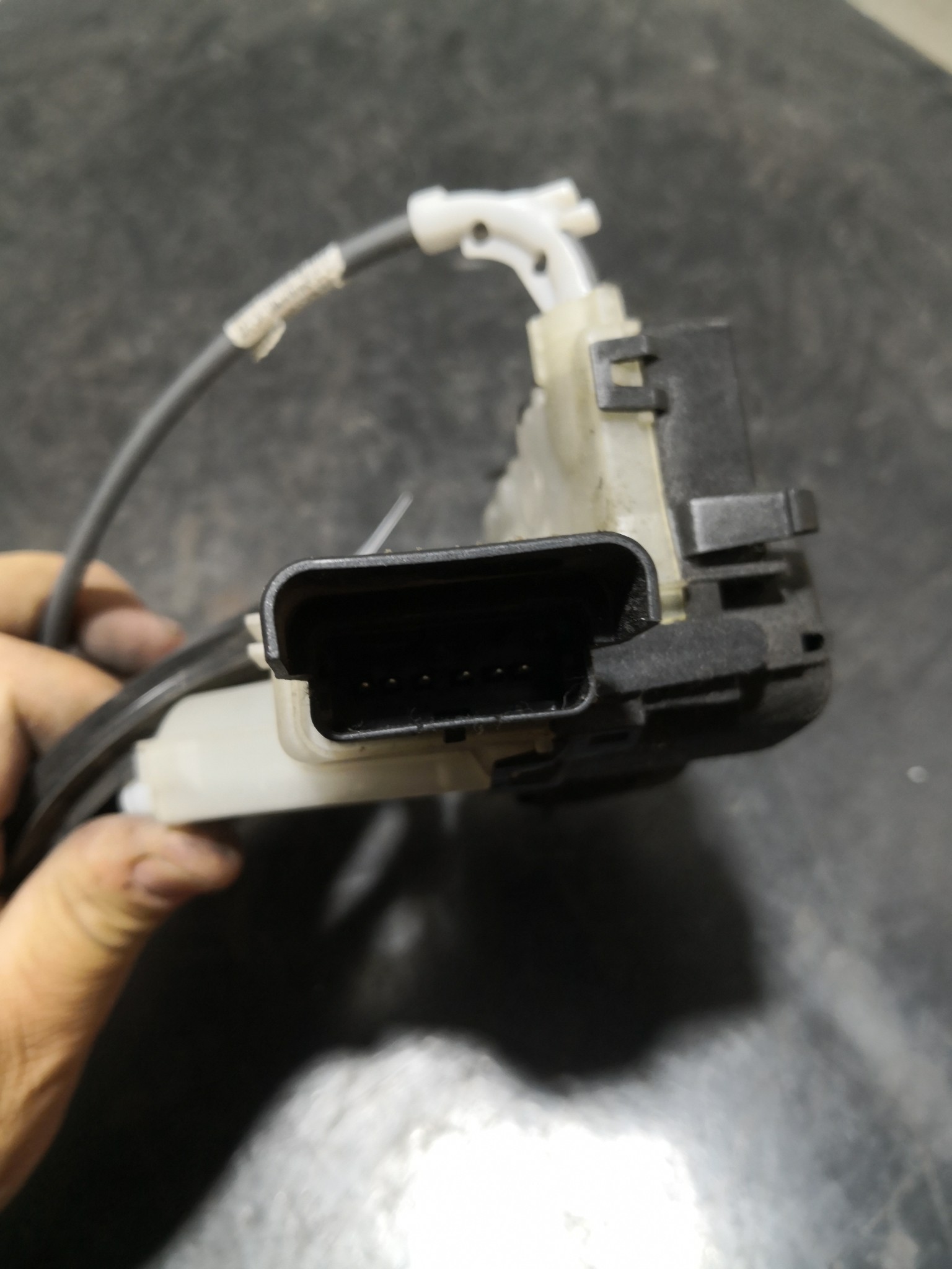 Fecho da Porta Frente Esq OPEL CROSSLAND X (P17) | 17 -  Imagem-1