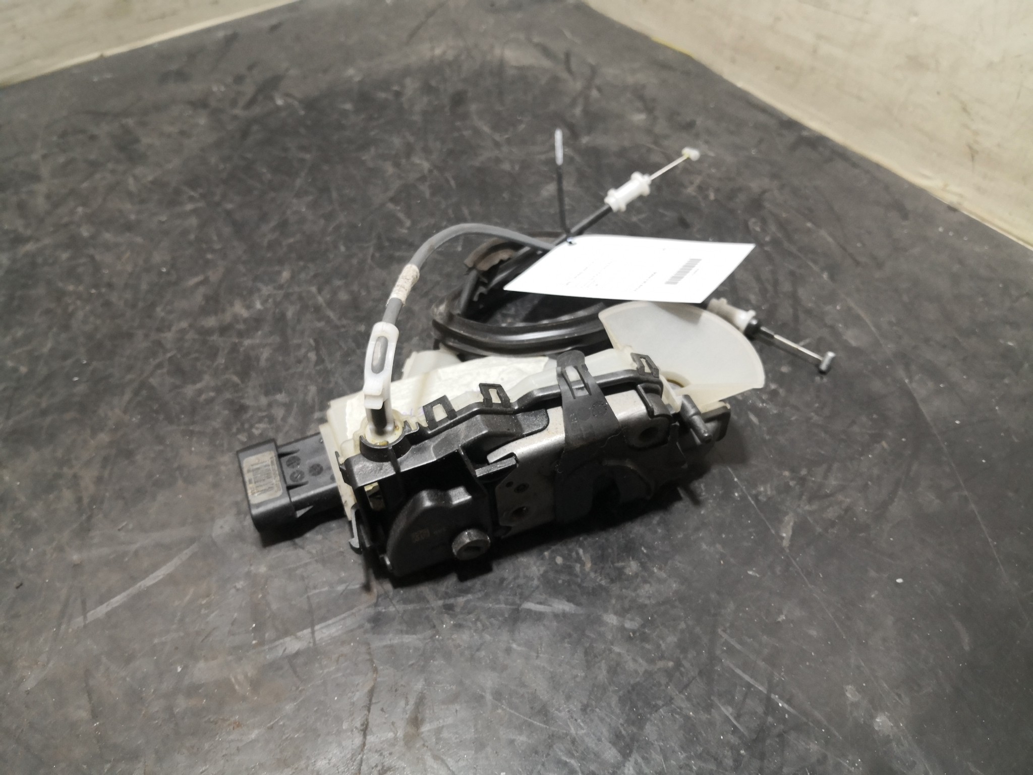 Fecho da Porta Frente Esq OPEL CROSSLAND X (P17) | 17 -  Imagem-3