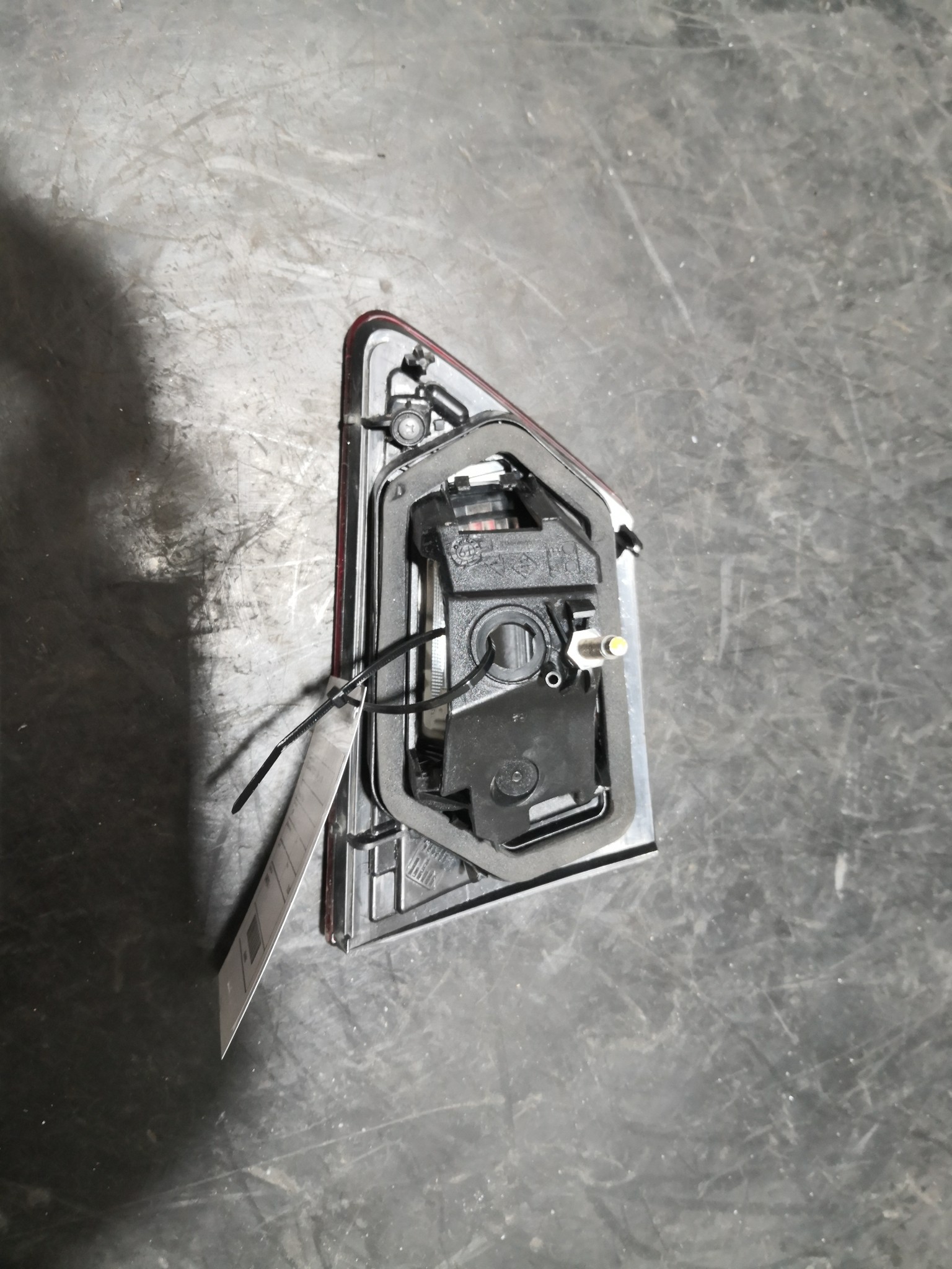 Farolim Mala RENAULT CLIO IV (BH_) | 12 -  Imagem-1