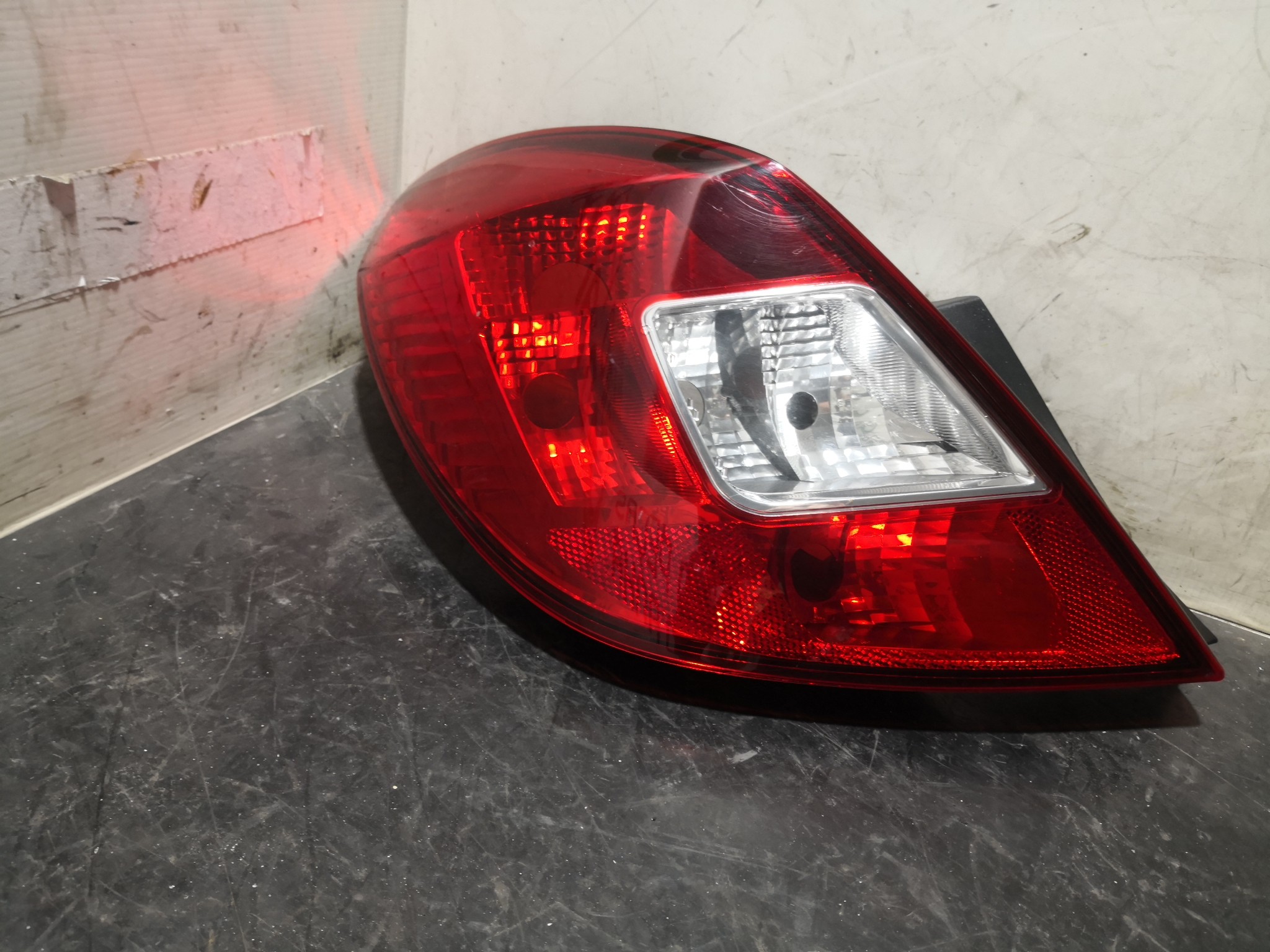 Farolim Stop Esq OPEL CORSA D (S07) | 06 - 14 Imagem-1