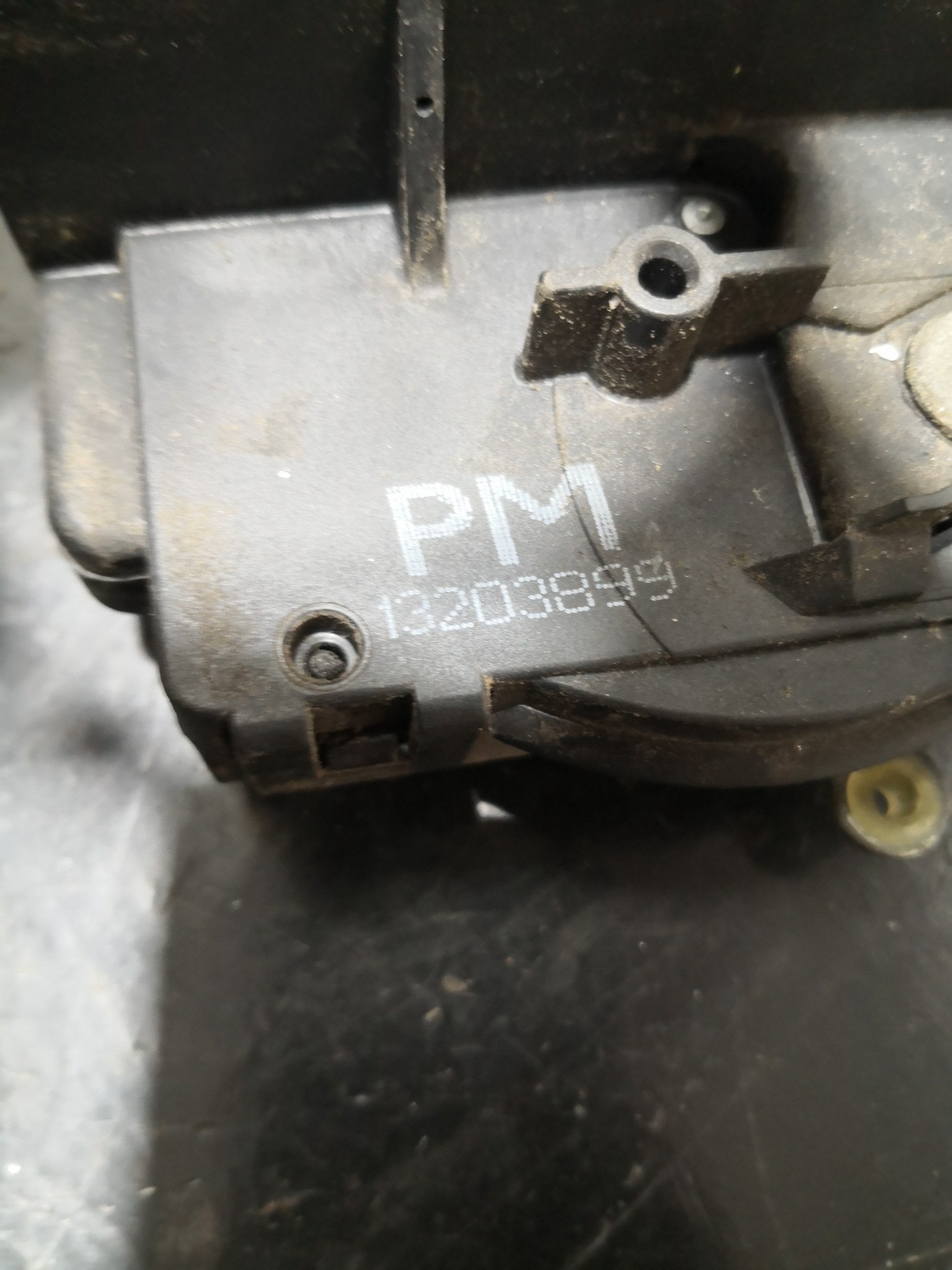 Fecho da Porta Frente Esq OPEL MERIVA A Veículo multiuso (X03) | 03 - 10 Imagem-1