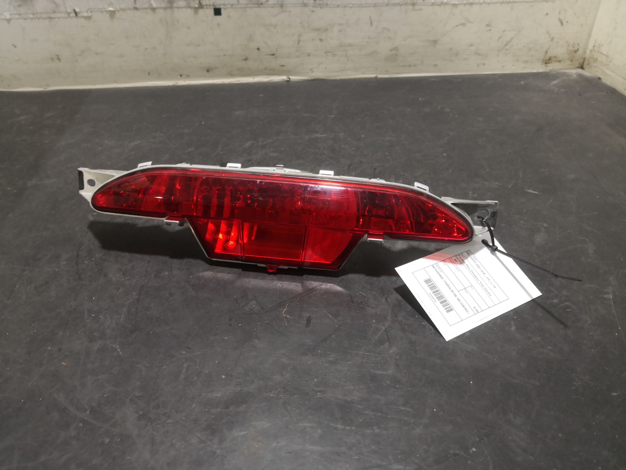 Farolim Para Choques Trás Centro PEUGEOT - ID S_110231