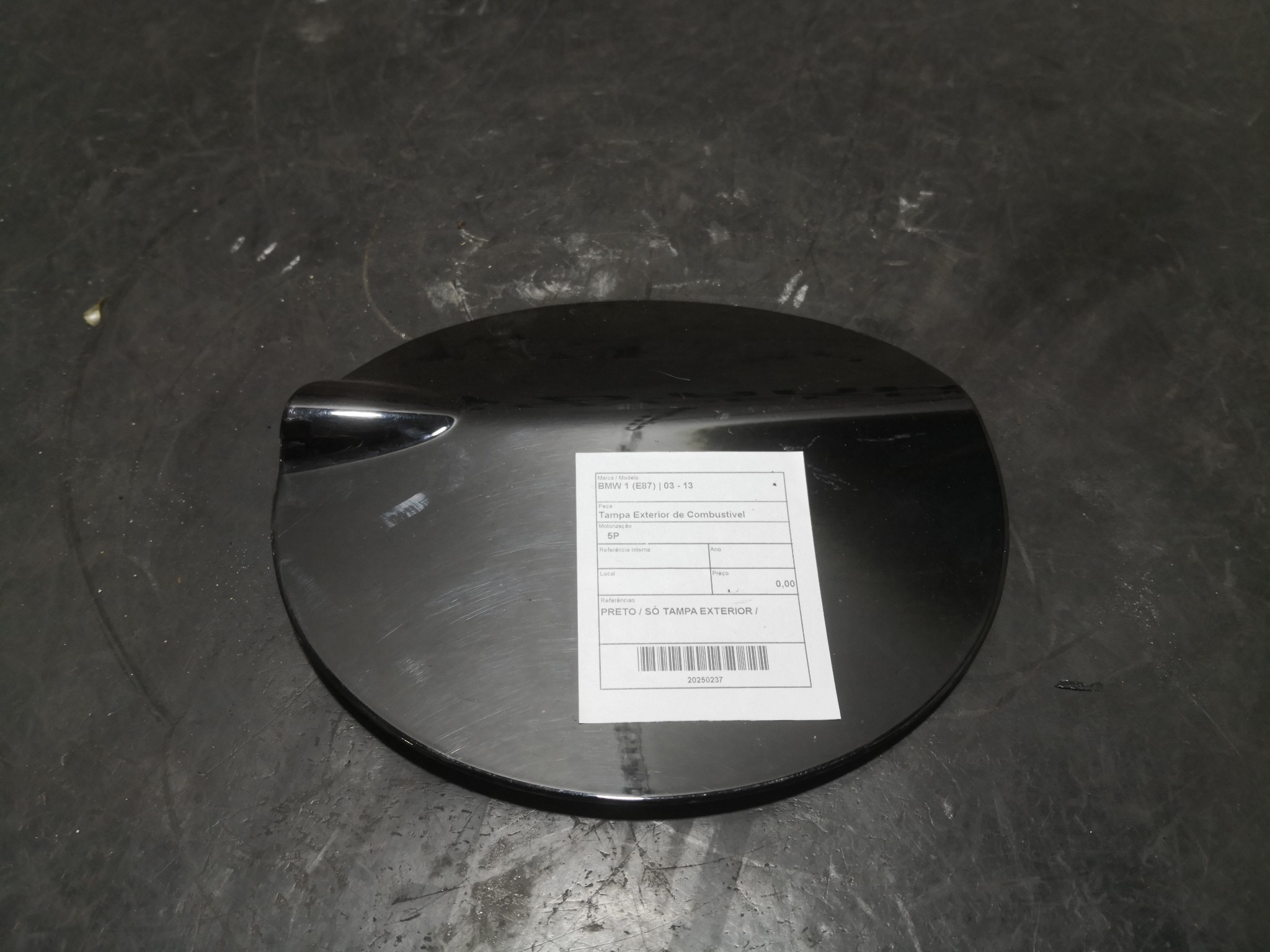 Tampa Exterior de Combustivel BMW - ID S_110236