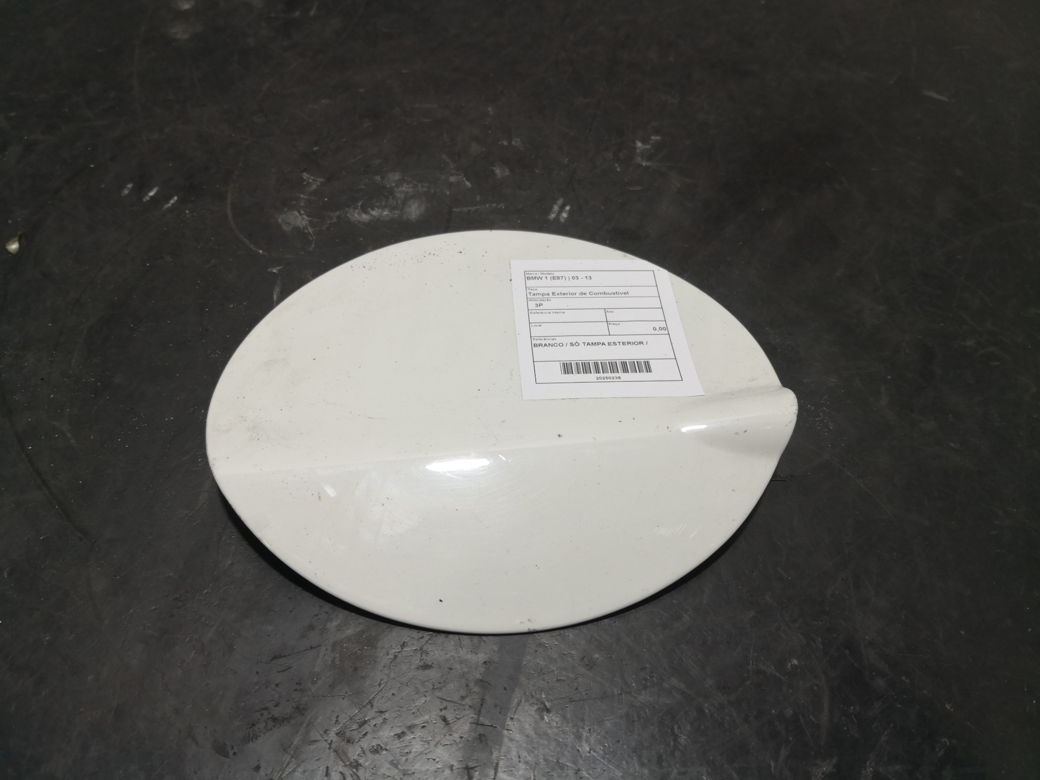 Tampa Exterior de Combustivel BMW - ID S_110235
