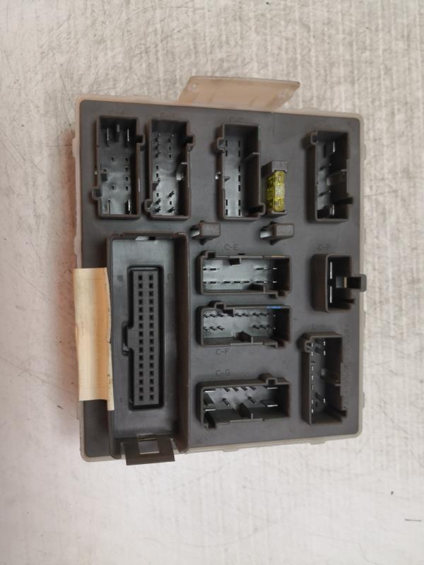 Caixa dos Fusíveis FORD FOCUS três volumes (DFW) | 99 - 09 Imagem-1