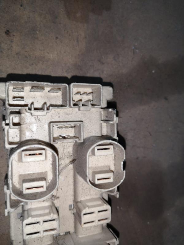 Caixa dos Fusíveis TOYOTA CARINA II (_T17_) | 87 - 92 Imagem-1