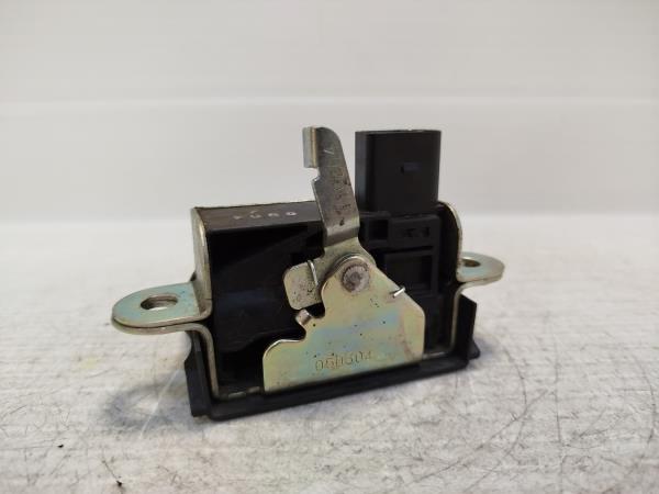 Fecho da Mala VOLKSWAGEN GOLF V (1K1) | 03 - 09 Imagem-1