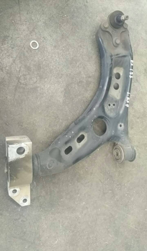 Triangulo Suspensão Esquerdo / Braço Suspensão (20165467).