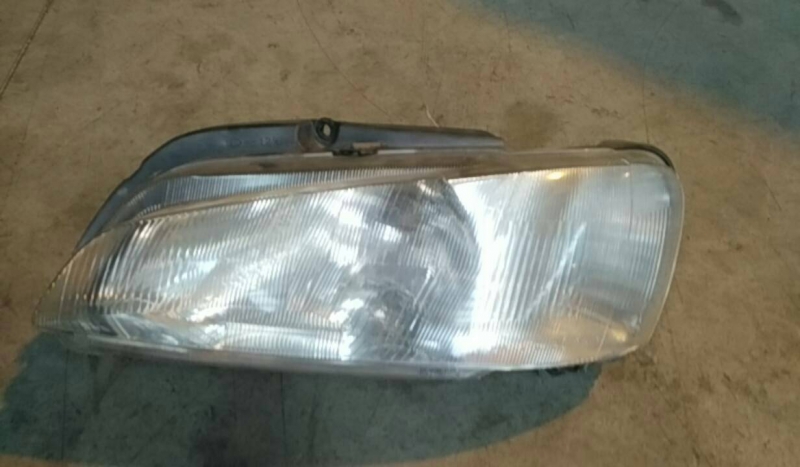 Farol Otica Esquerdo (20167145).