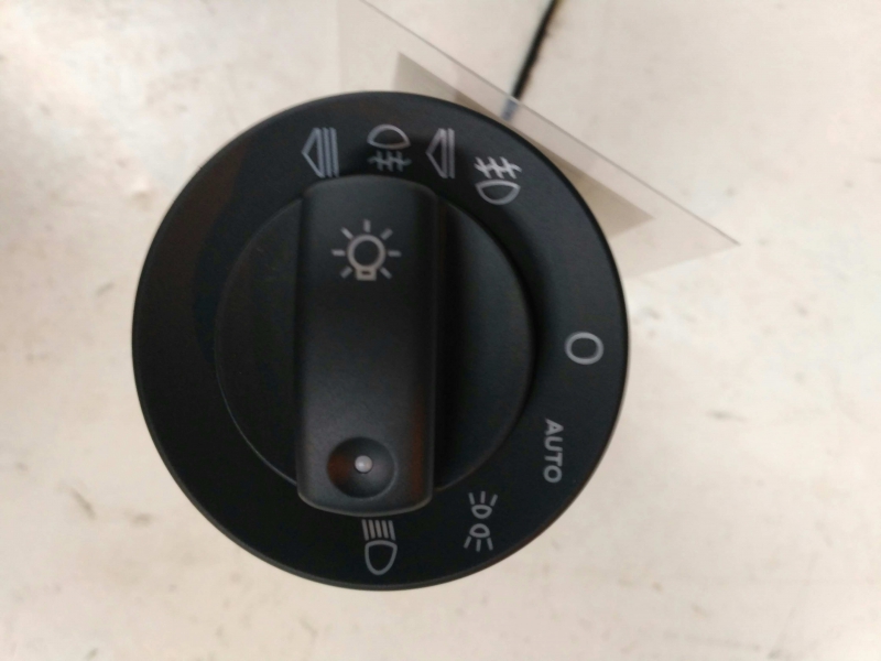 Botão / Comando interruptor luzes (20172252).