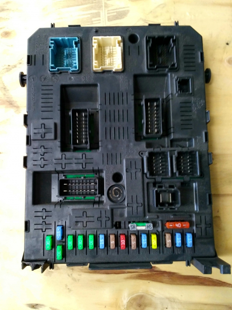 Caixa Fusíveis  SAM (20174025).