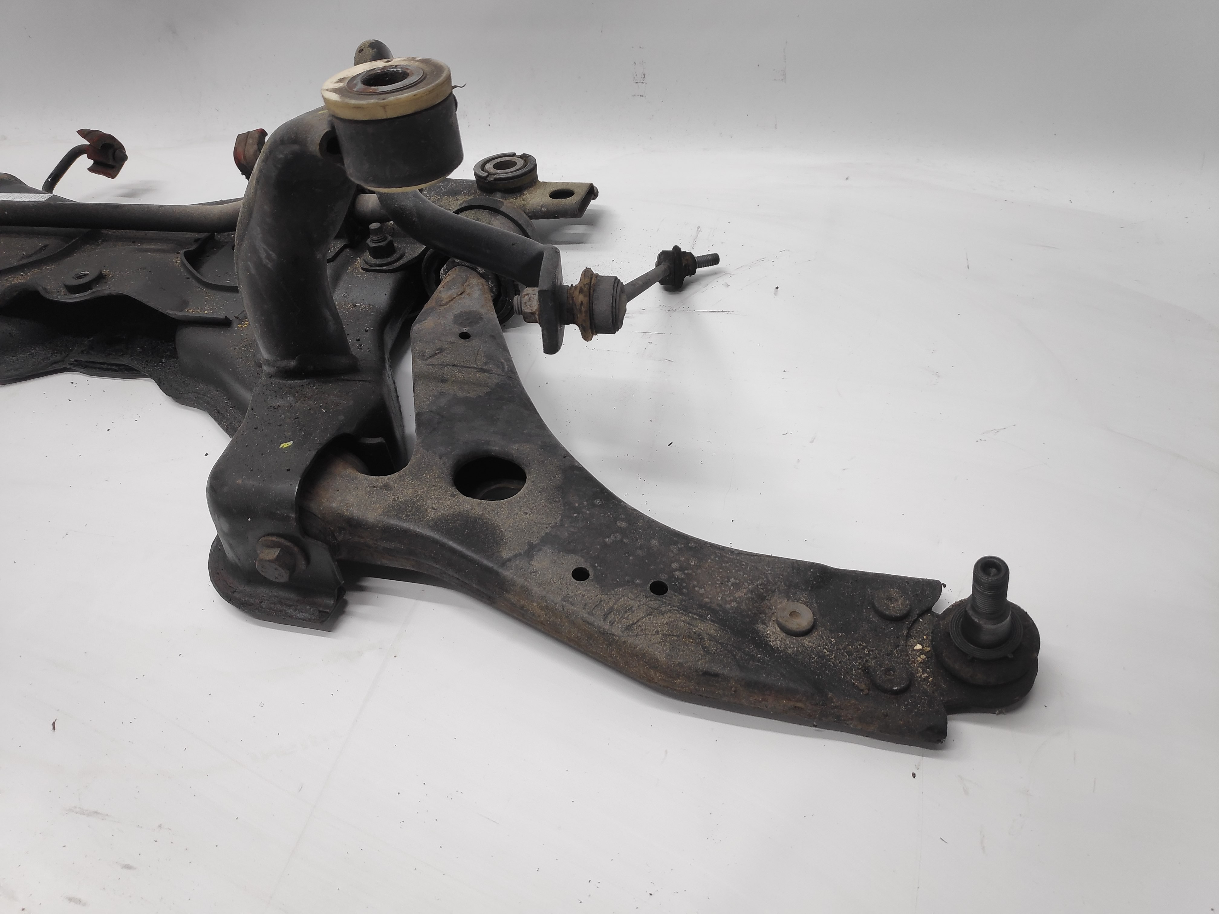 Braço Suspensao Frente Esquerdo FORD FOCUS II (DA_, HCP, DP) | 04 - 13