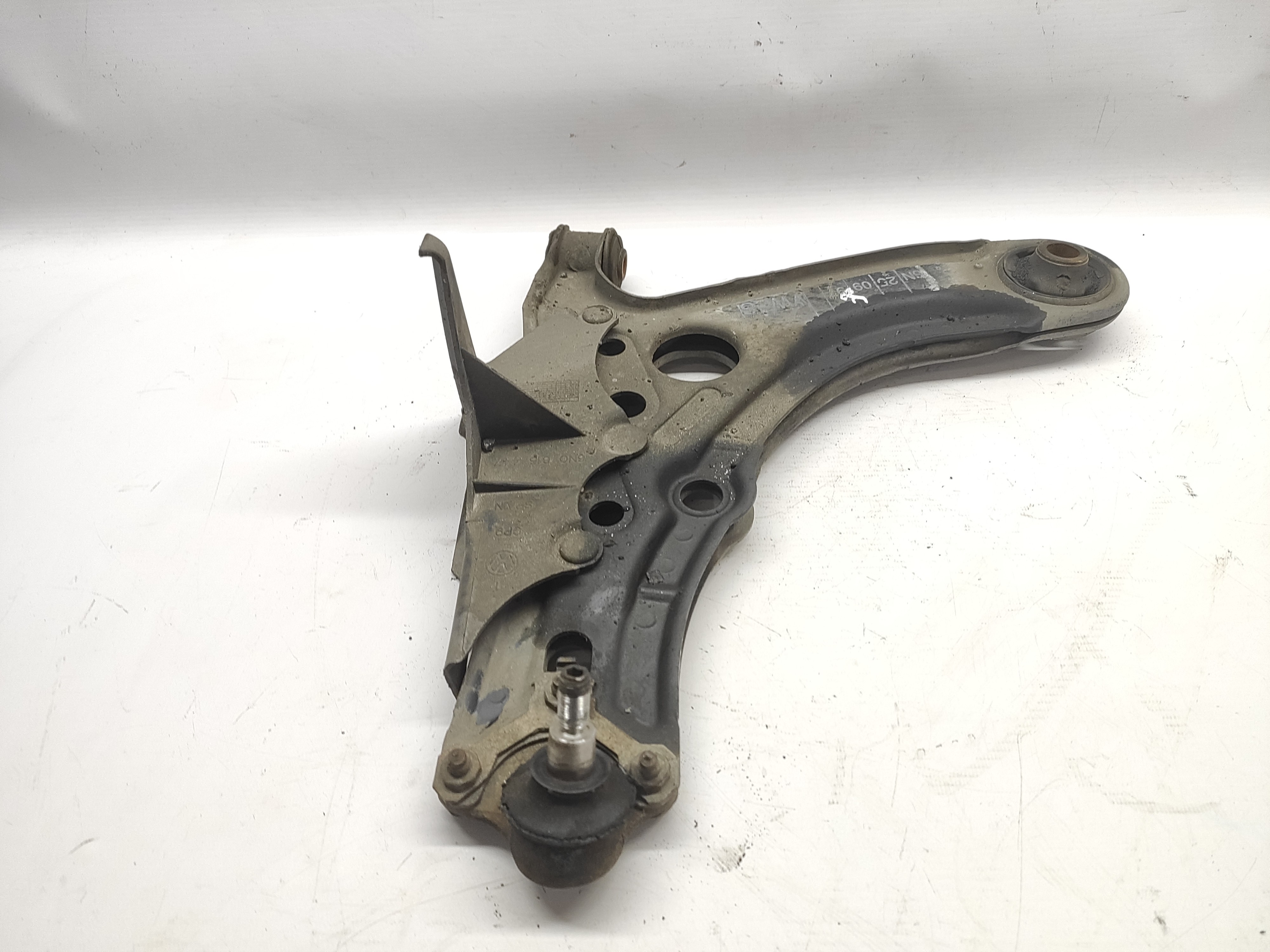 Braço Suspensao Frente Esquerdo VOLKSWAGEN POLO (6N1) | 94 - 99