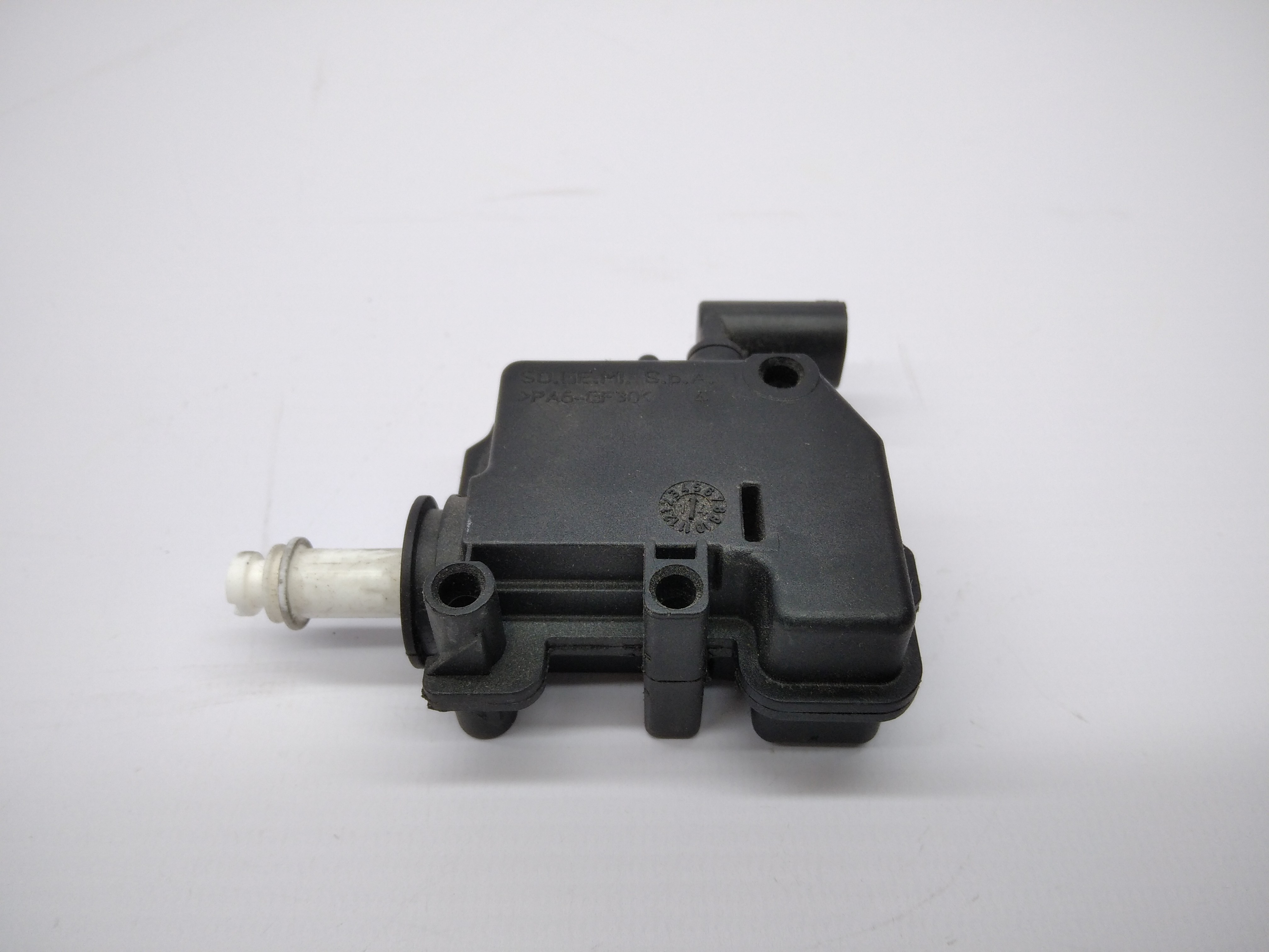 Mécanisme d'ouverture du réservoir de carburant BMW 1 (F20) | 11 - 19