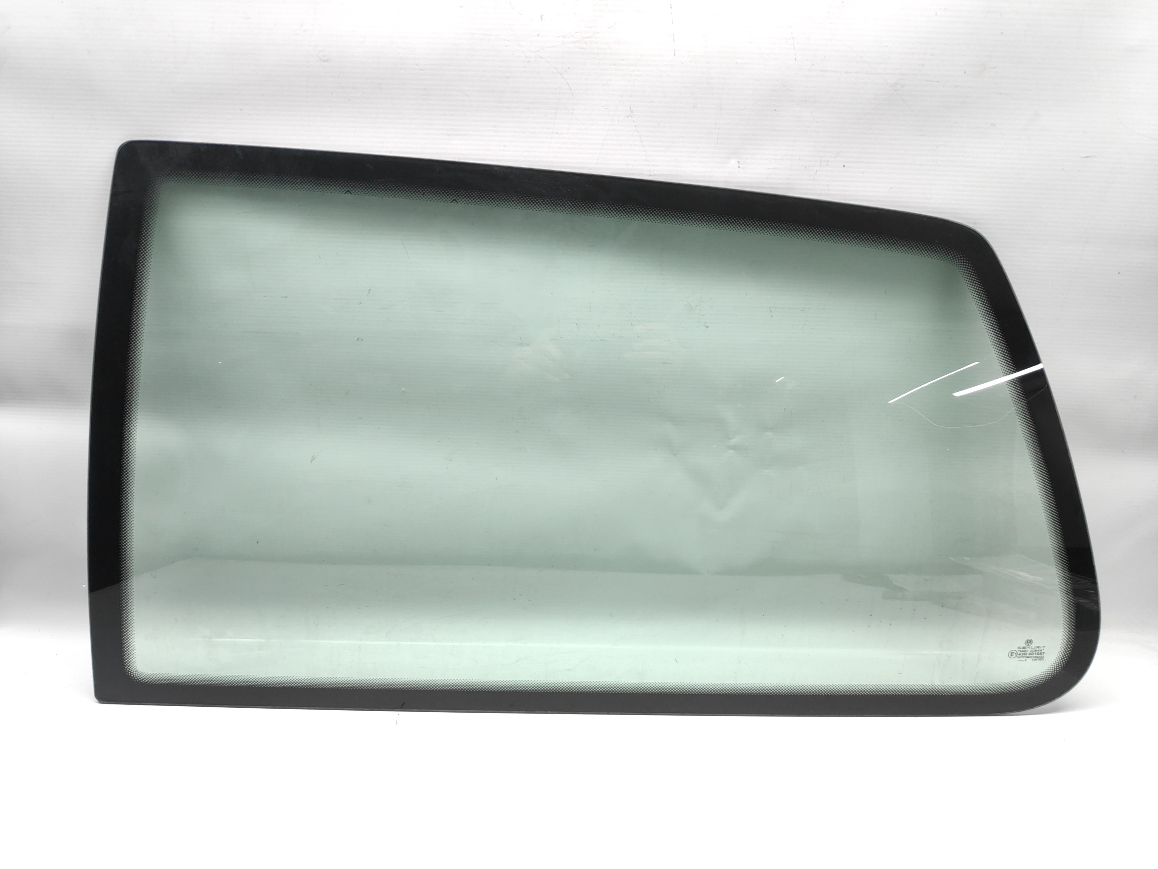 Rear left quarter glass VOLKSWAGEN GOLF IV (1J1) | 97 - 07