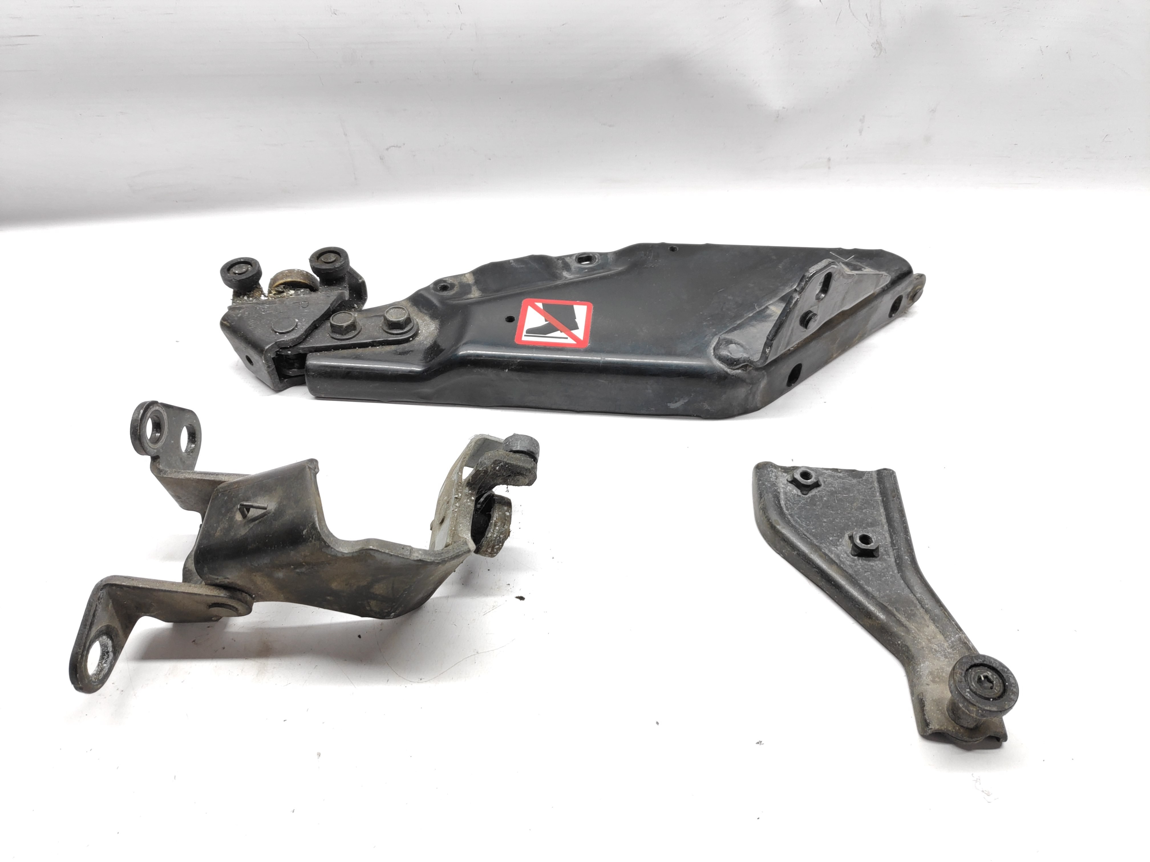 Dobradiça Porta Tras Esquerda  MAZDA 5 (CR19) | 05 - 10