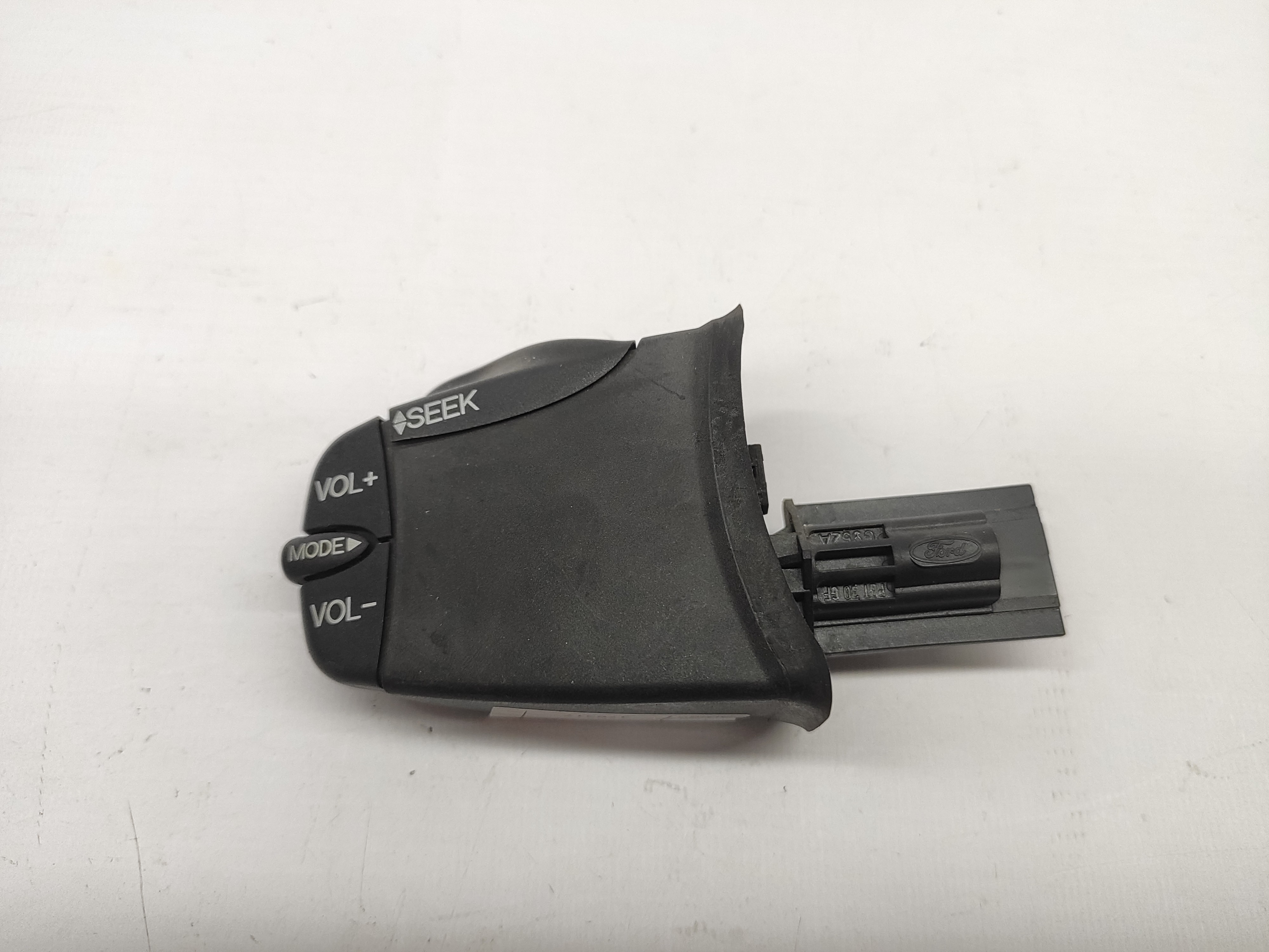 Comutador Radio FORD FOCUS II (DA_, HCP, DP) | 04 - 13