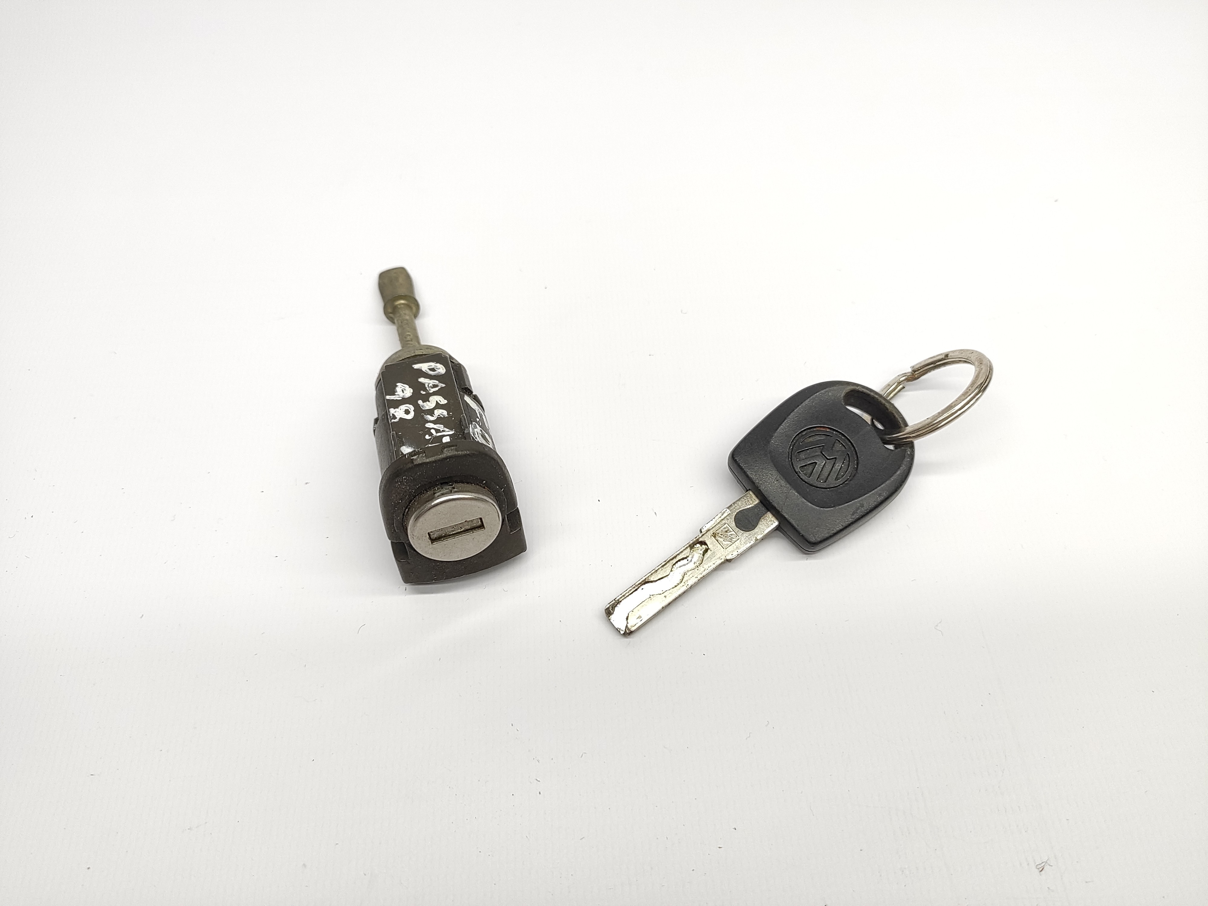 Canhao Fechadura Frente Esquerda VOLKSWAGEN PASSAT (3B2) | 96 - 01