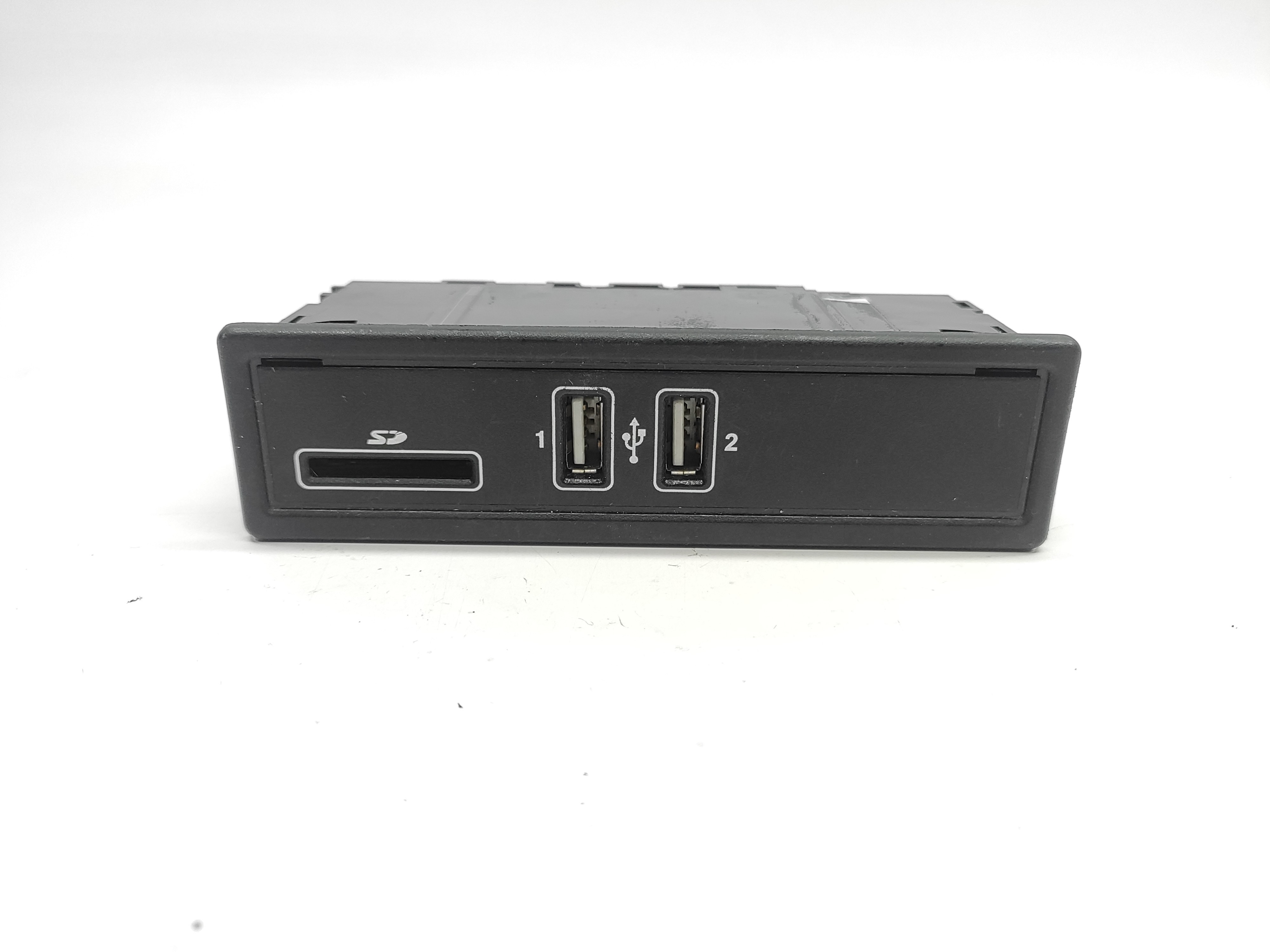 Interface USB / AUX  MERCEDES-BENZ C-CLASS T-Model (S205) | 14 - 