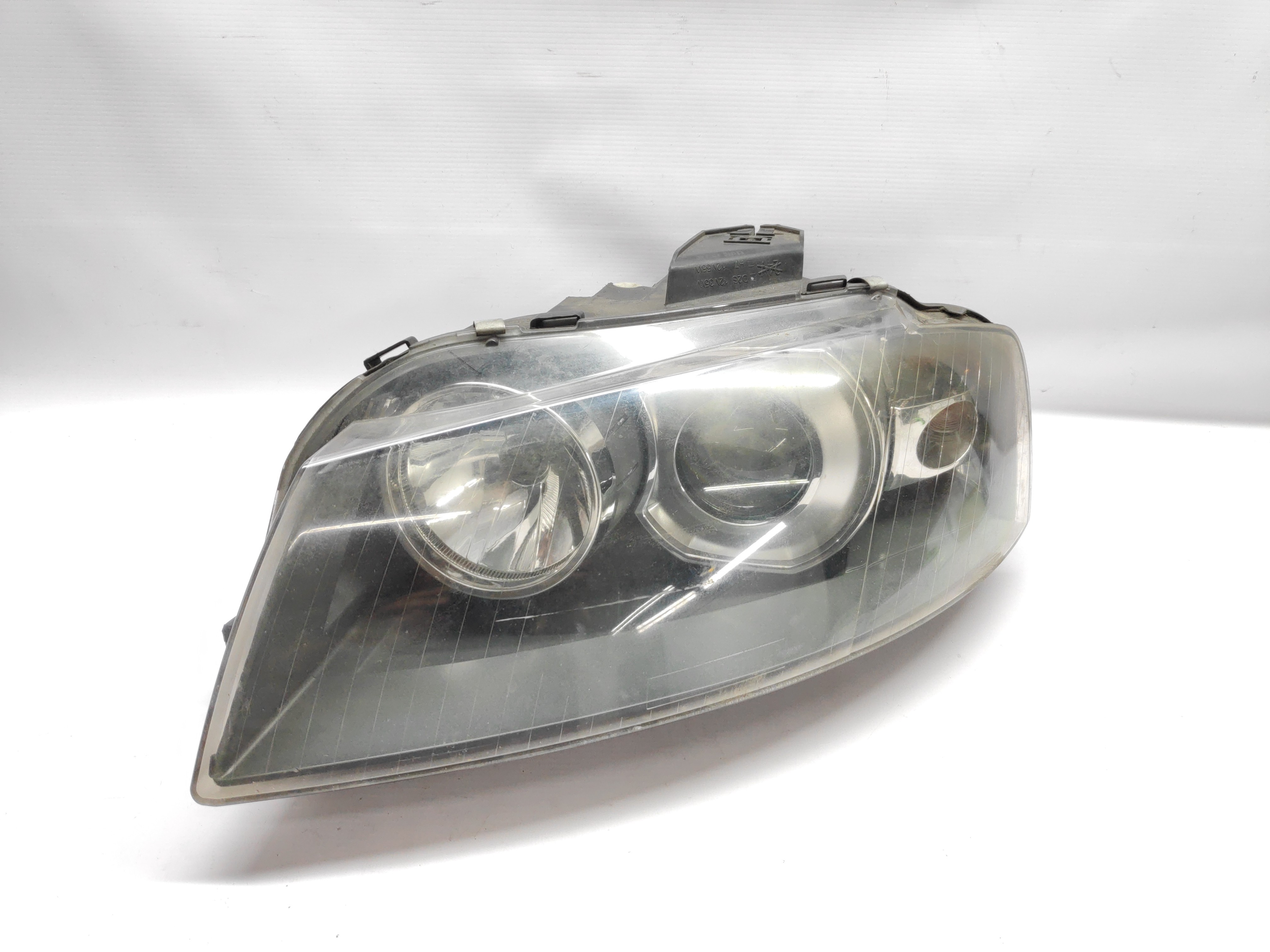 Farol / Optica Esquerdo Xenon AUDI A3 (8P1) | 03 - 13