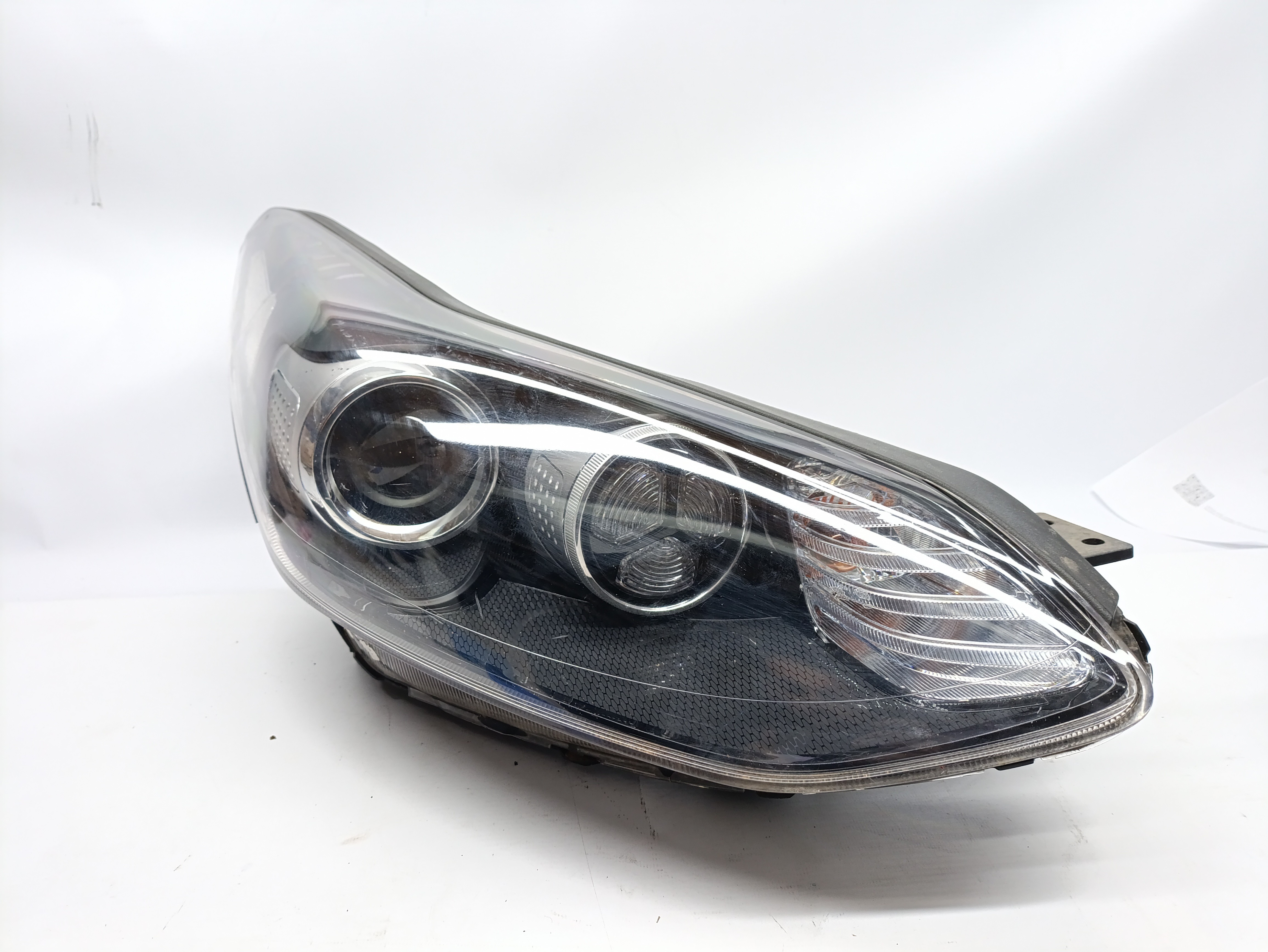 Phare droite KIA SPORTAGE (QL, QLE) | 15 - 