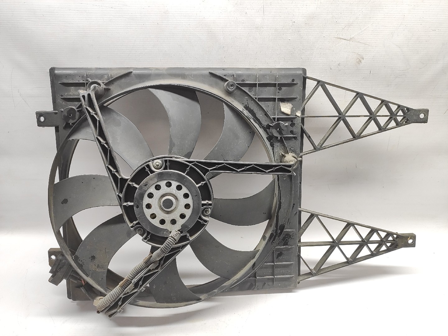 Radiator Fan w/ support SEAT IBIZA III (6L1) | 02 - 09