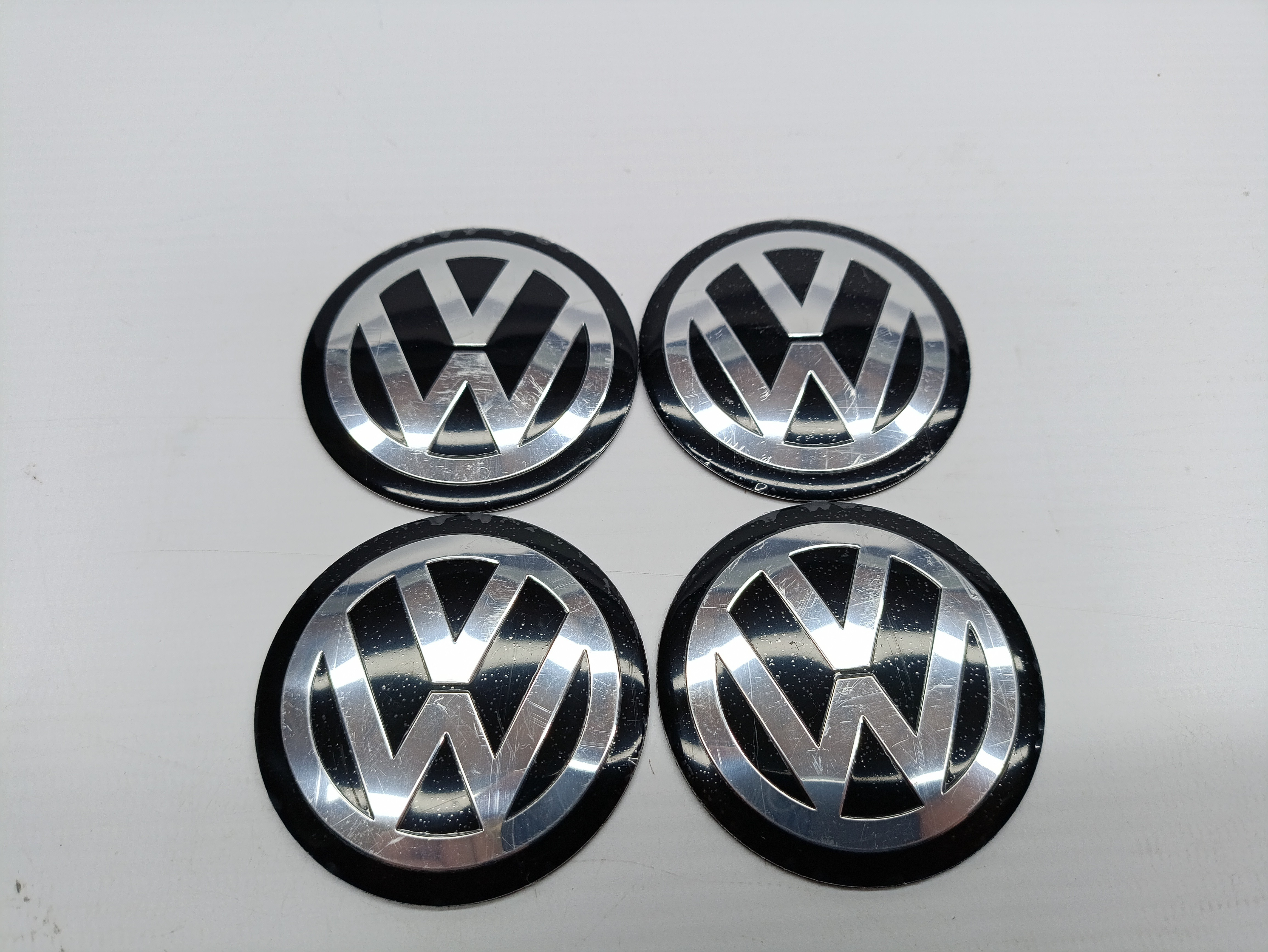 Adhesivo para el centro de la rueda VOLKSWAGEN PASSAT Variant (3G5, CB5) | 14 - 