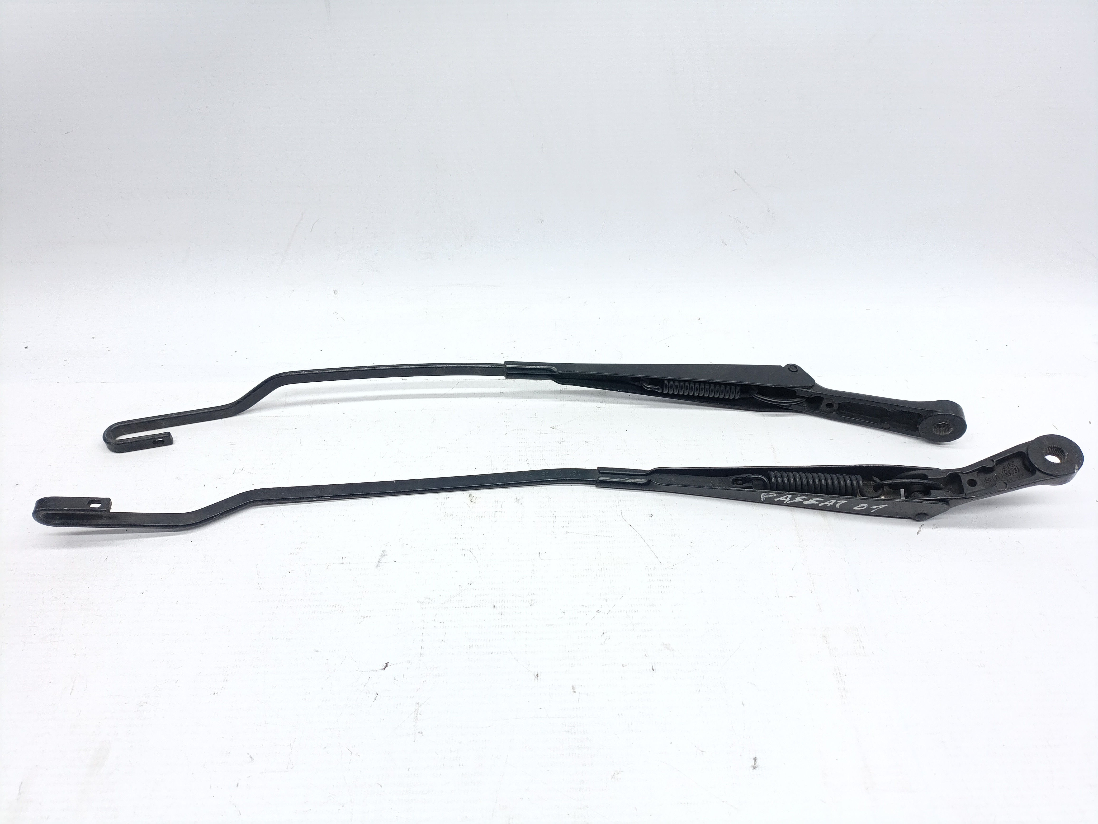 Brazo Limpia Delantero VOLKSWAGEN PASSAT Variant (3B6) | 00 - 05