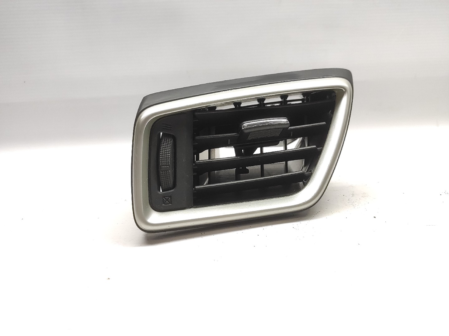 Grelha Interior Ventilaçao NISSAN QASHQAI II (J11, J11_) | 13 - 