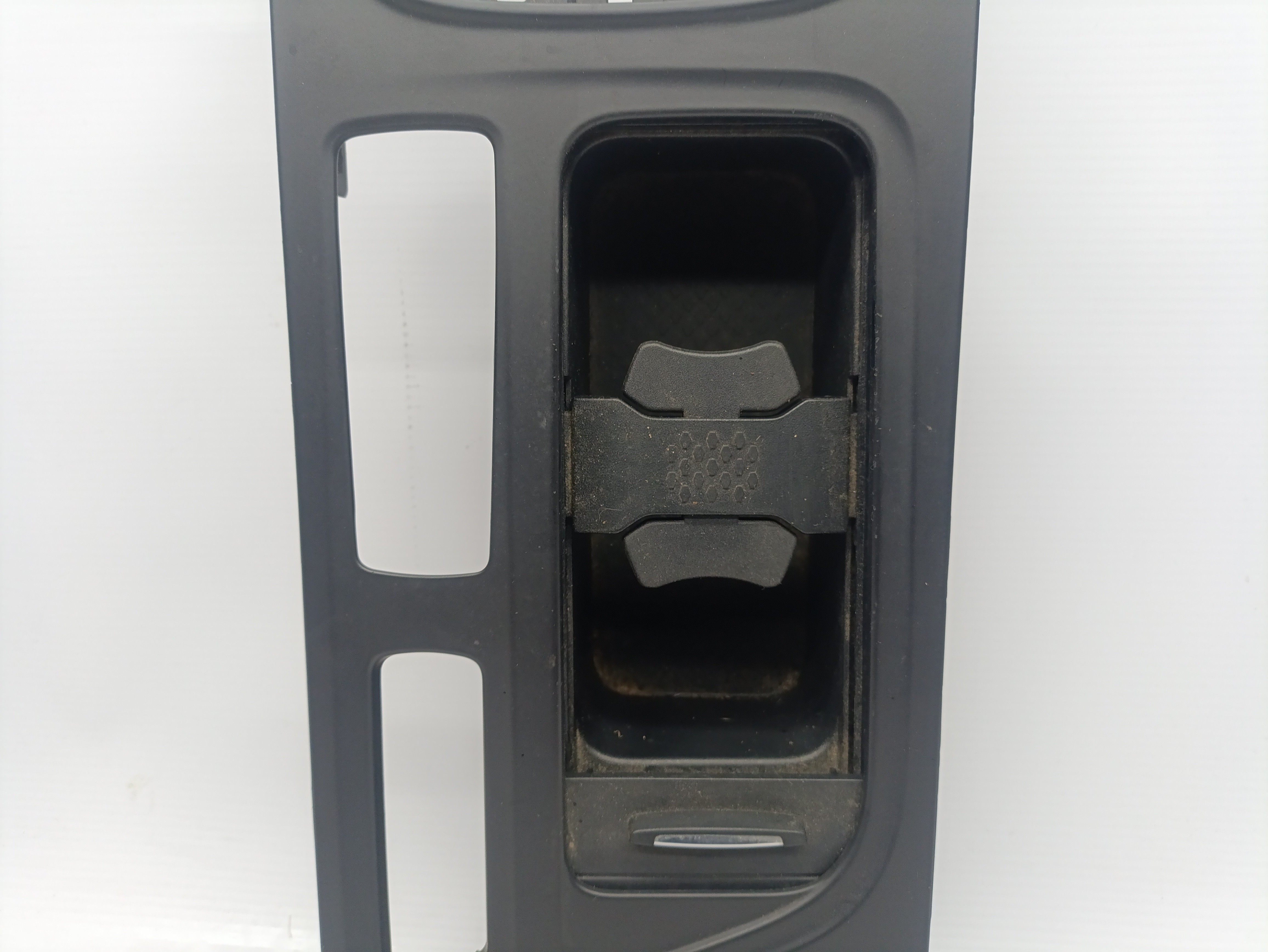 Gaveta de Objetos RENAULT MEGANE IV Hatchback (B9A/M/N_) | 15 - 