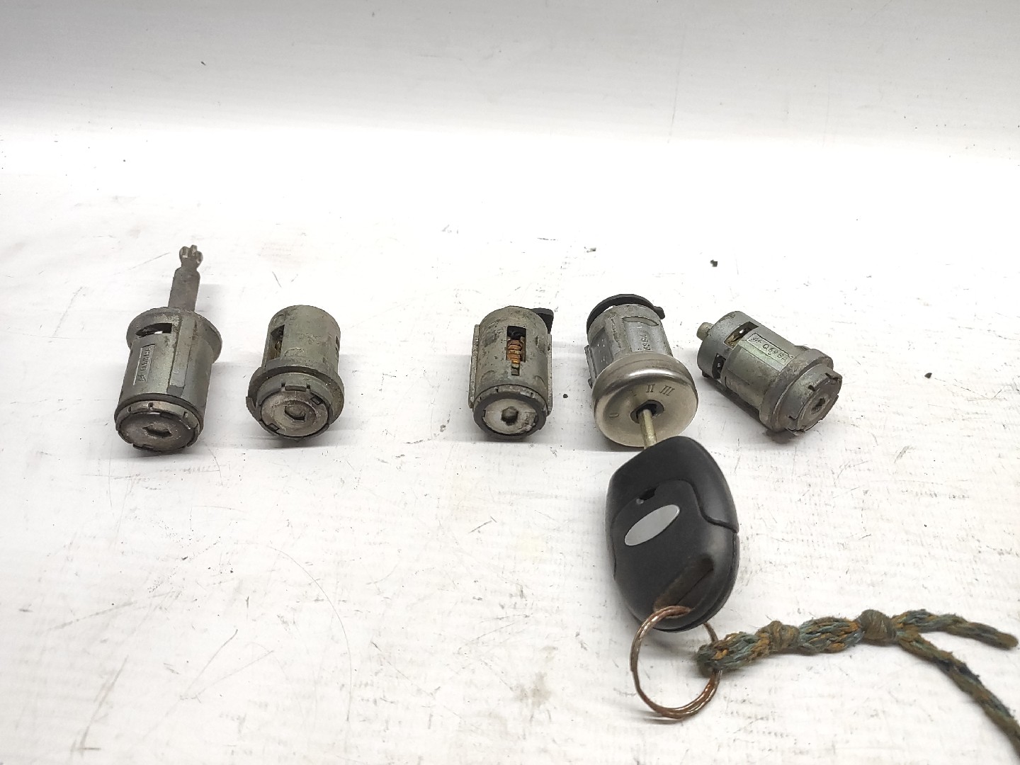 Conjunto Canhoes FORD FOCUS Caixa/Combi (DNW) | 98 - 05