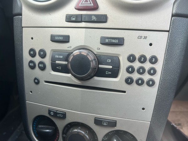 Auto-Radio (CD) OPEL CORSA D (S07) | 06 - 14