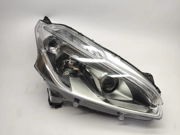 Farol / Optica Direita PEUGEOT 208 I (CA_, CC_) | 12 - 
