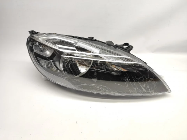 Faro derecho VOLVO V40 Hatchback (525, 526) | 12 - 