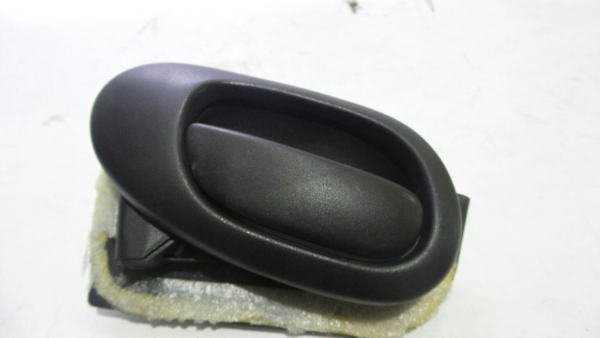 Puxador da Porta Frente Esquerda