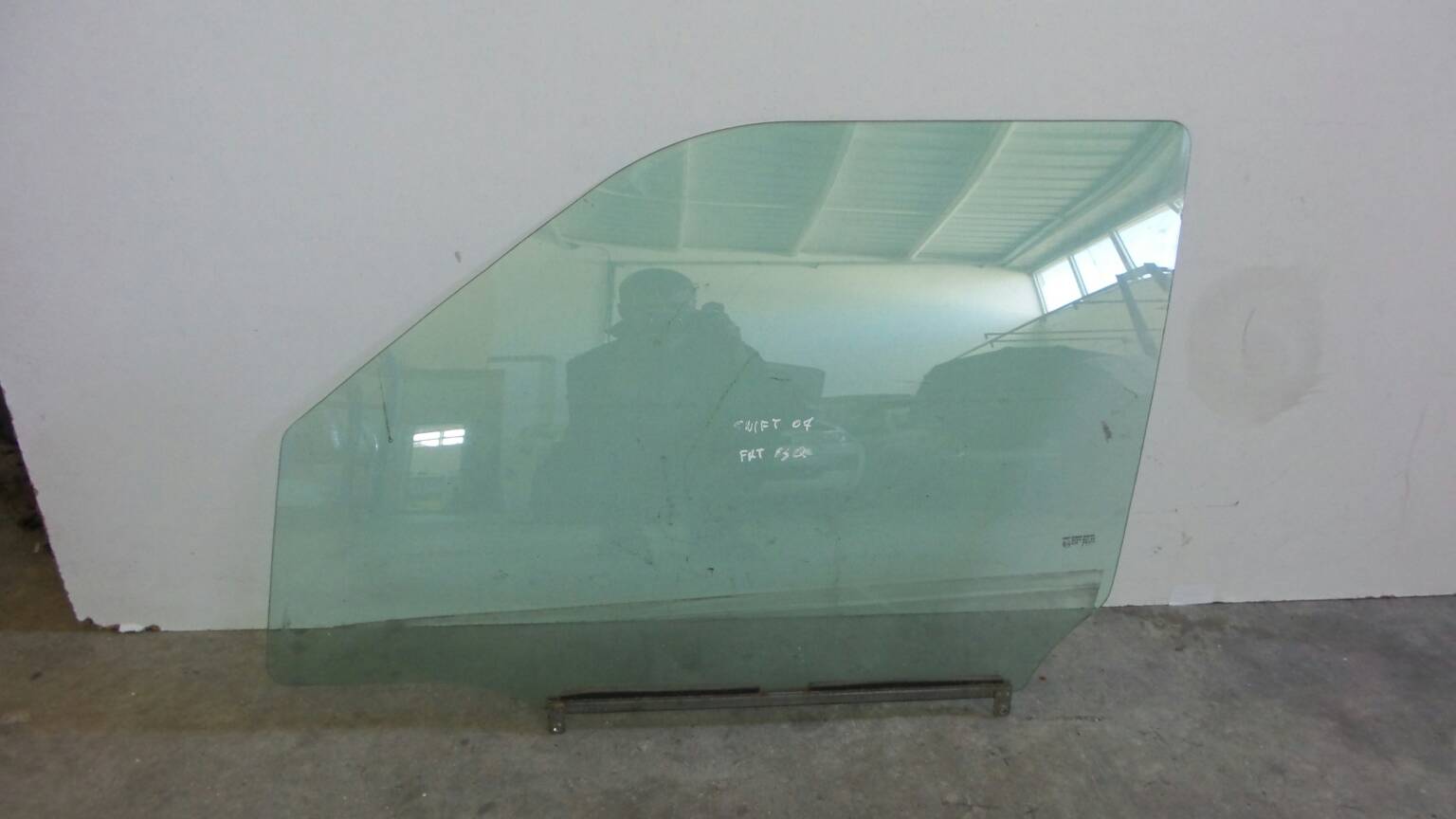 Dto di vetro della porta anteriore SUZUKI SWIFT III (MZ, EZ) | 05 - 
