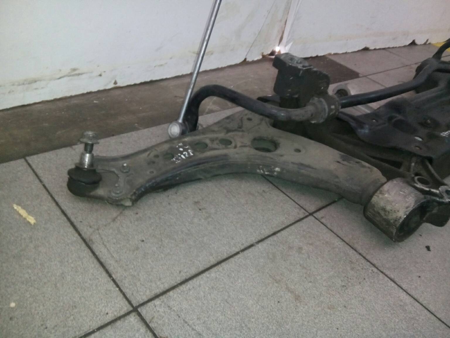 Braço Suspensão Frente Esquerdo