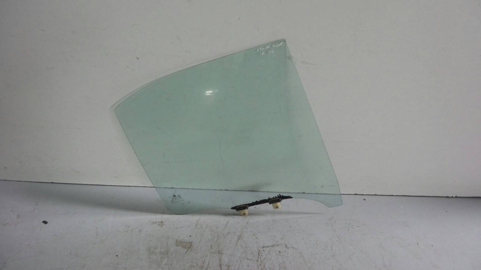 Vidro Porta Trás Direita (111945).