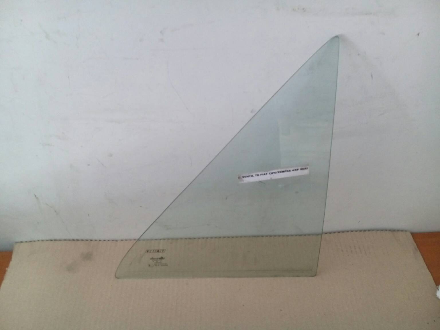 Vidro Porta Trás Direita (115771).