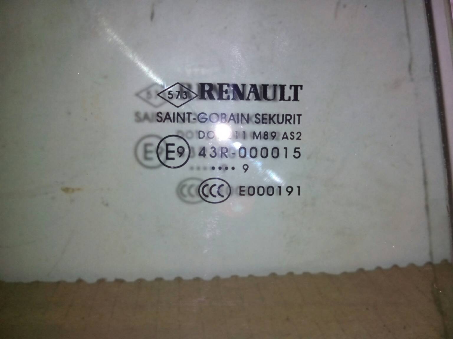 Vidro Porta Trás Direita (115829).