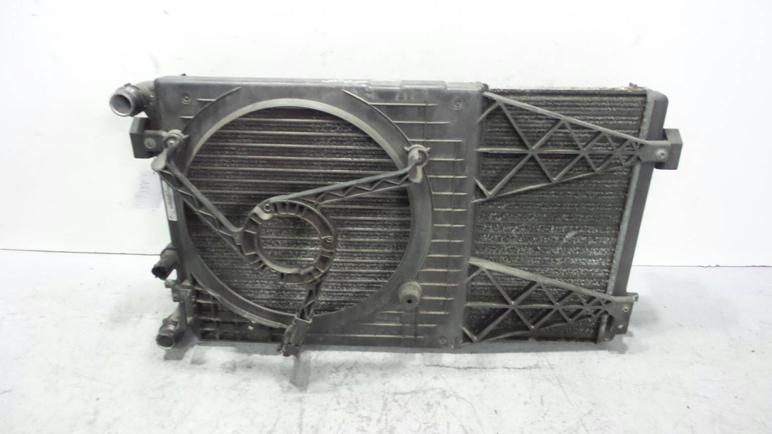 Radiator Fan w/ support SEAT LEON (1M1) | 99 - 06