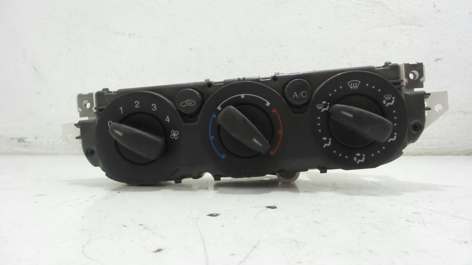 Chauffage Climatronic FORD FOCUS II (DA_, HCP, DP) | 04 - 13