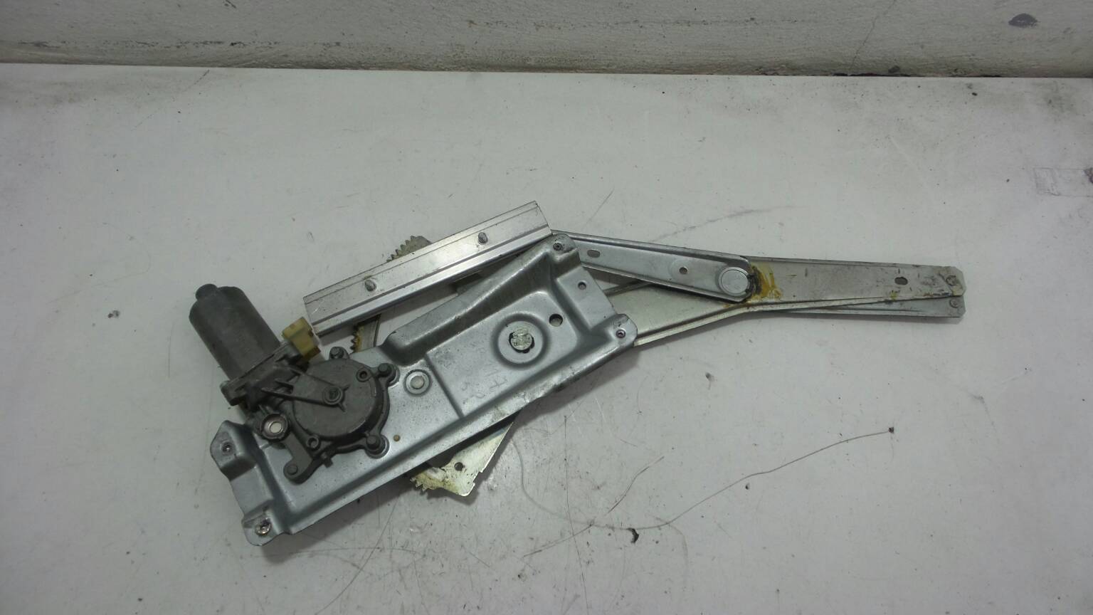 Elevador Frente Esquerdo ALFA ROMEO 147 (937_) | 00 - 10
