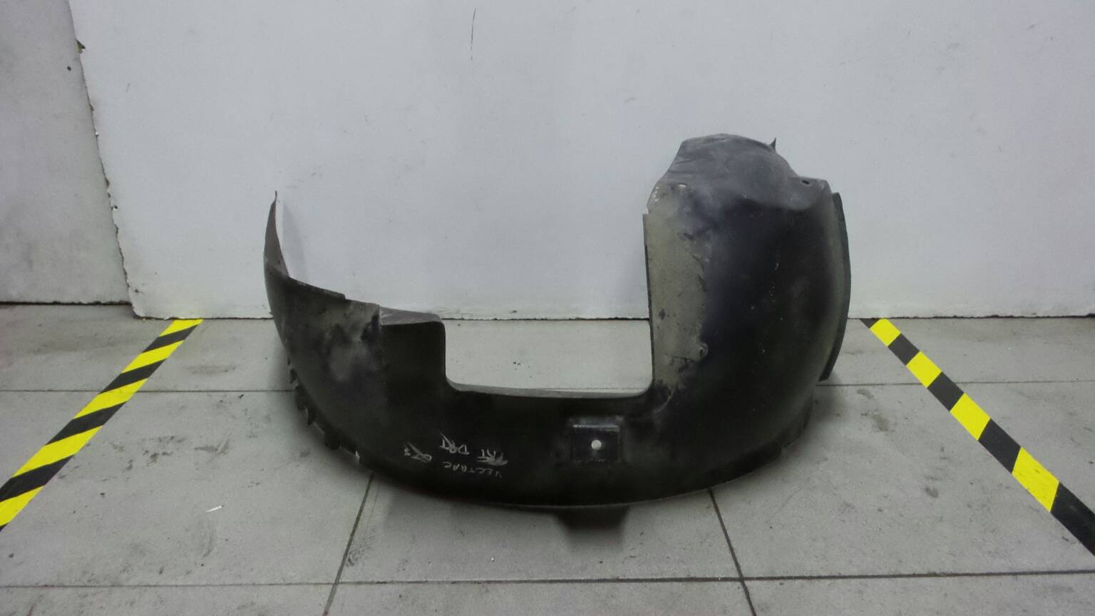 Cave de Roda Frente Direito