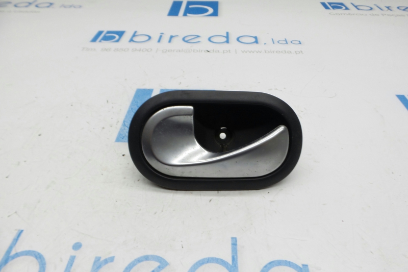 Puxador da Porta Tras Direita