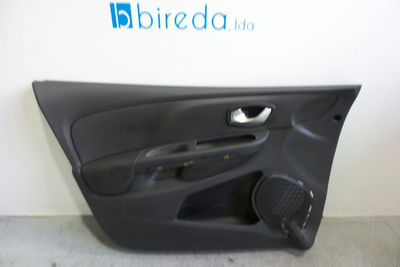Forra da Porta Frente Esquerda RENAULT CLIO IV (BH_) | 12 - 