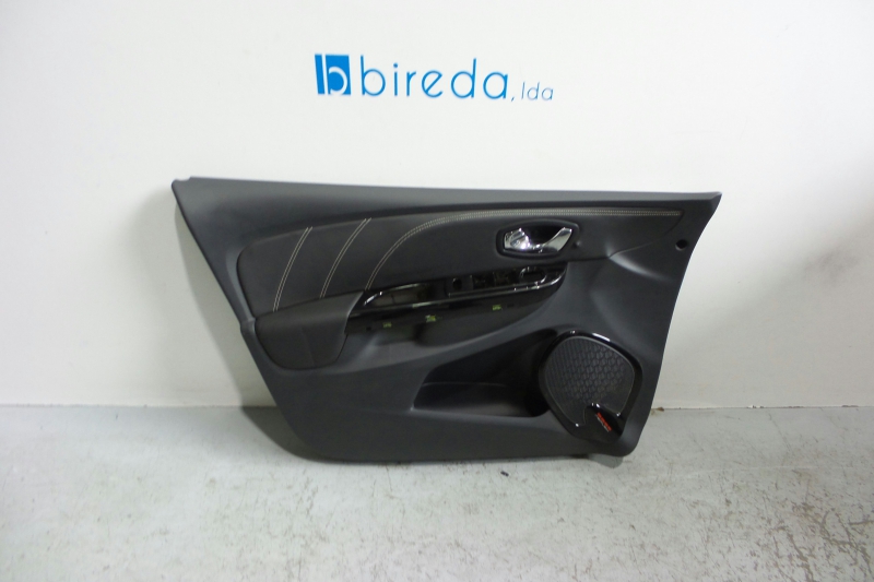 Forra da Porta Frente Esquerda RENAULT CLIO IV (BH_) | 12 - 