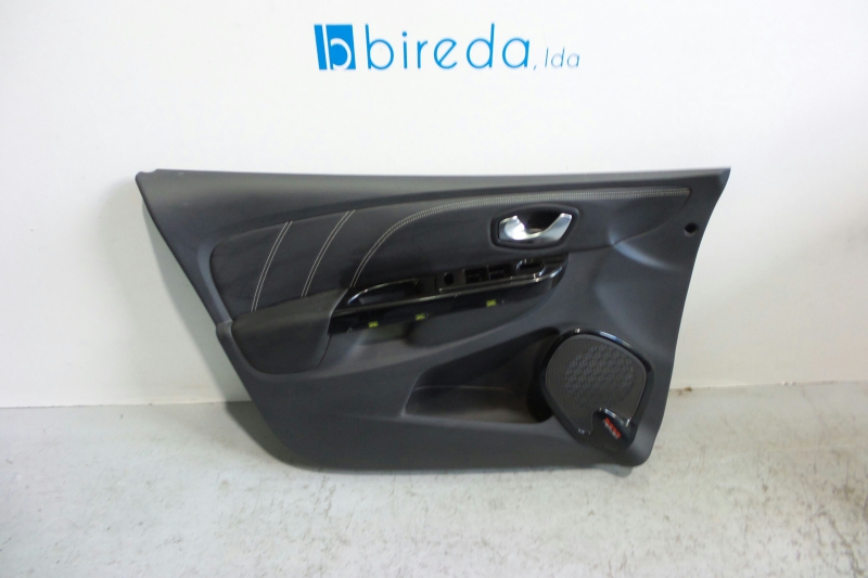 Forra da Porta Frente Esquerda RENAULT CLIO IV (BH_) | 12 - 